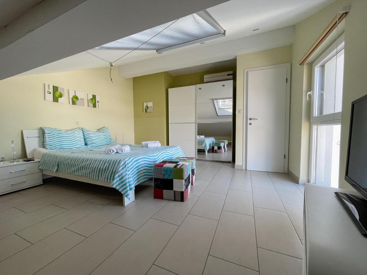 Ferienwohnung Ferienhaus Ivanka Trogir Exterior foto